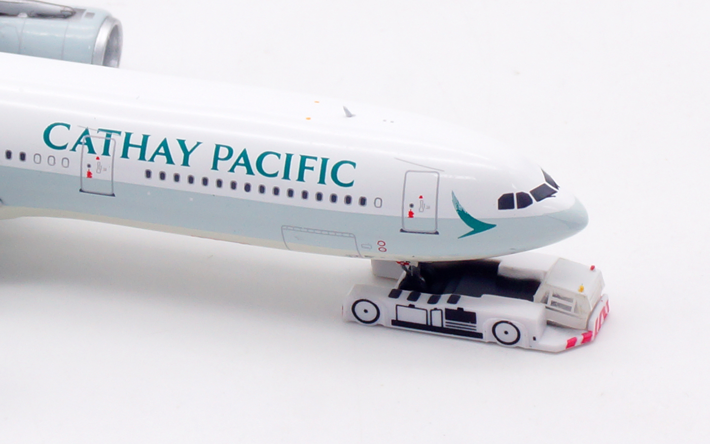 Aviation 400 1:400 Cathay Pacific Airways B-LBK Airbus A330-300 - Image 8