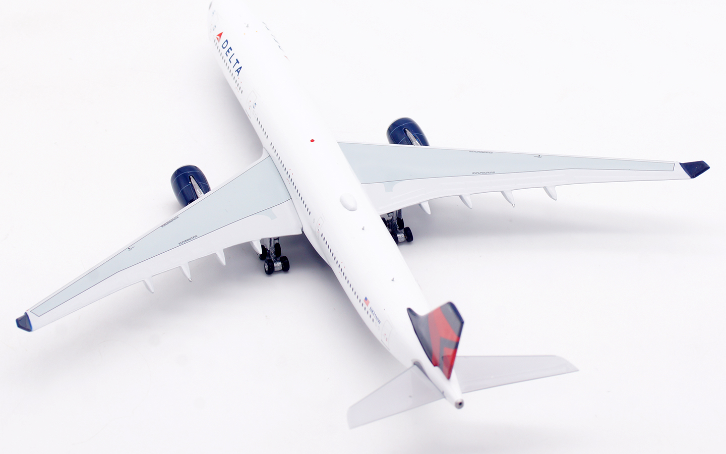 Aviation 400 1:400 Delta Airlines N831NW Airbus A330-300 - Image 5