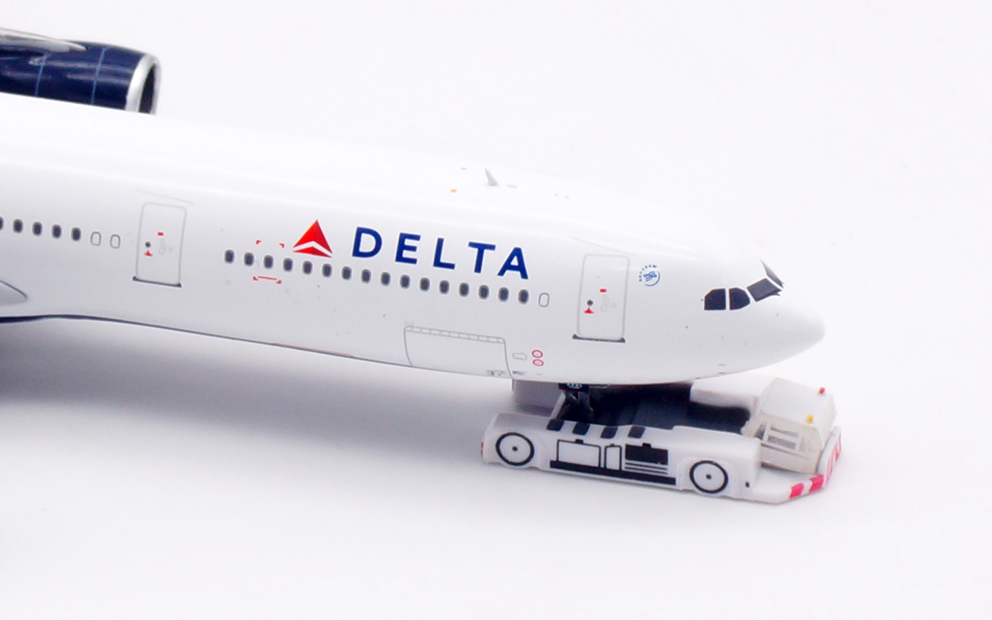 Aviation 400 1:400 Delta Airlines N831NW Airbus A330-300 - Image 8