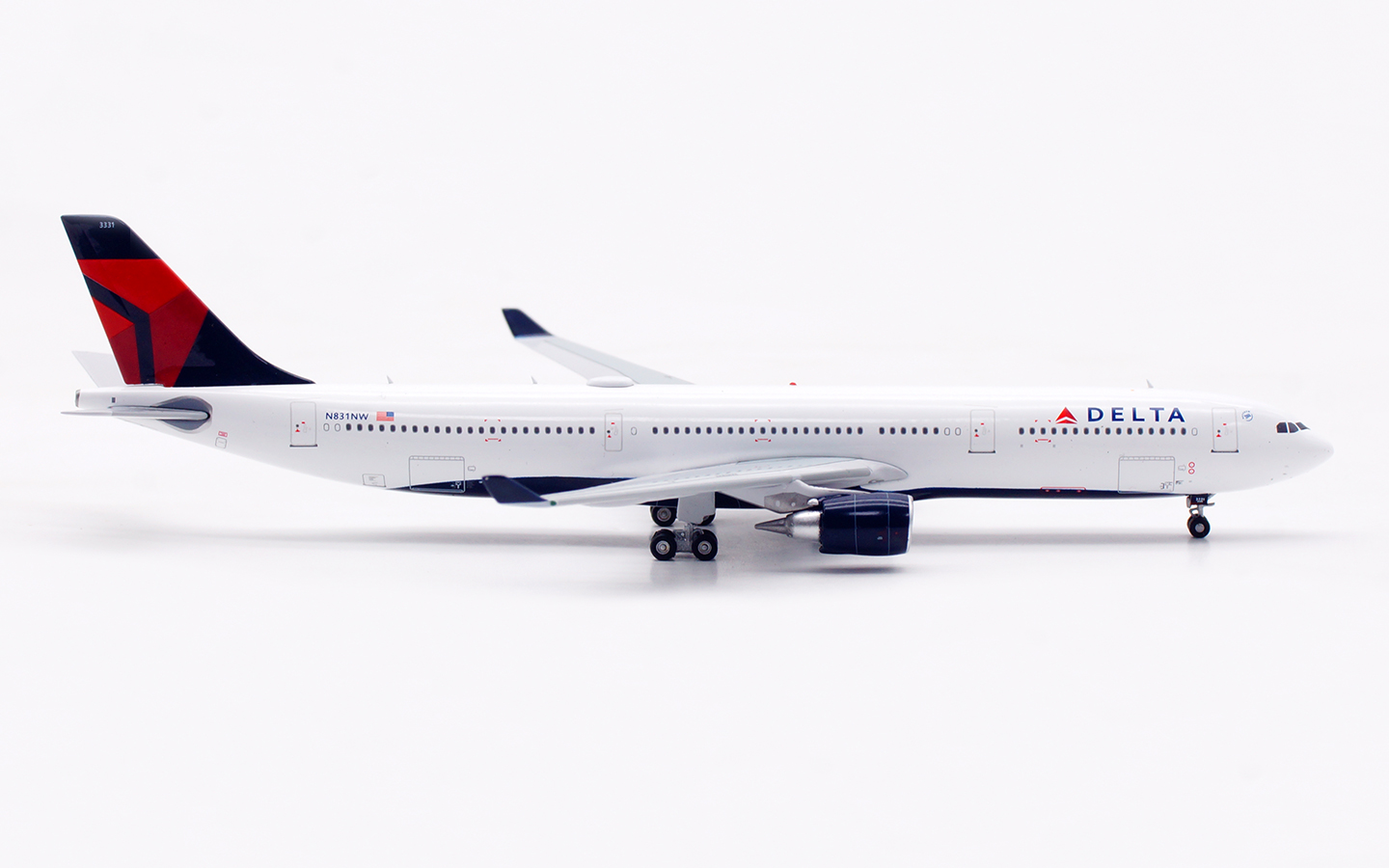 Aviation 400 1:400 Delta Airlines N831NW Airbus A330-300 - Image 10