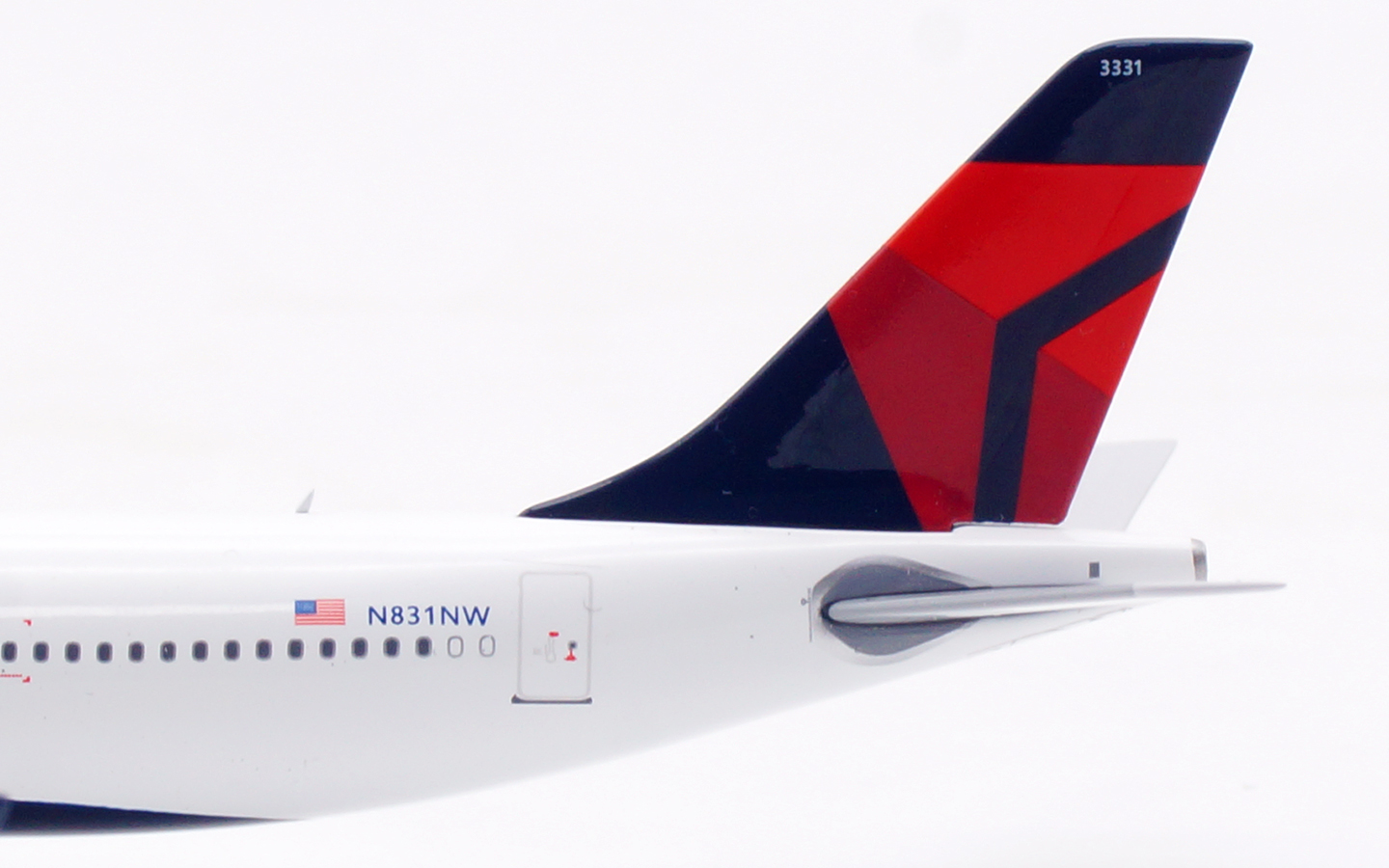 Aviation 400 1:400 Delta Airlines N831NW Airbus A330-300 - Image 12
