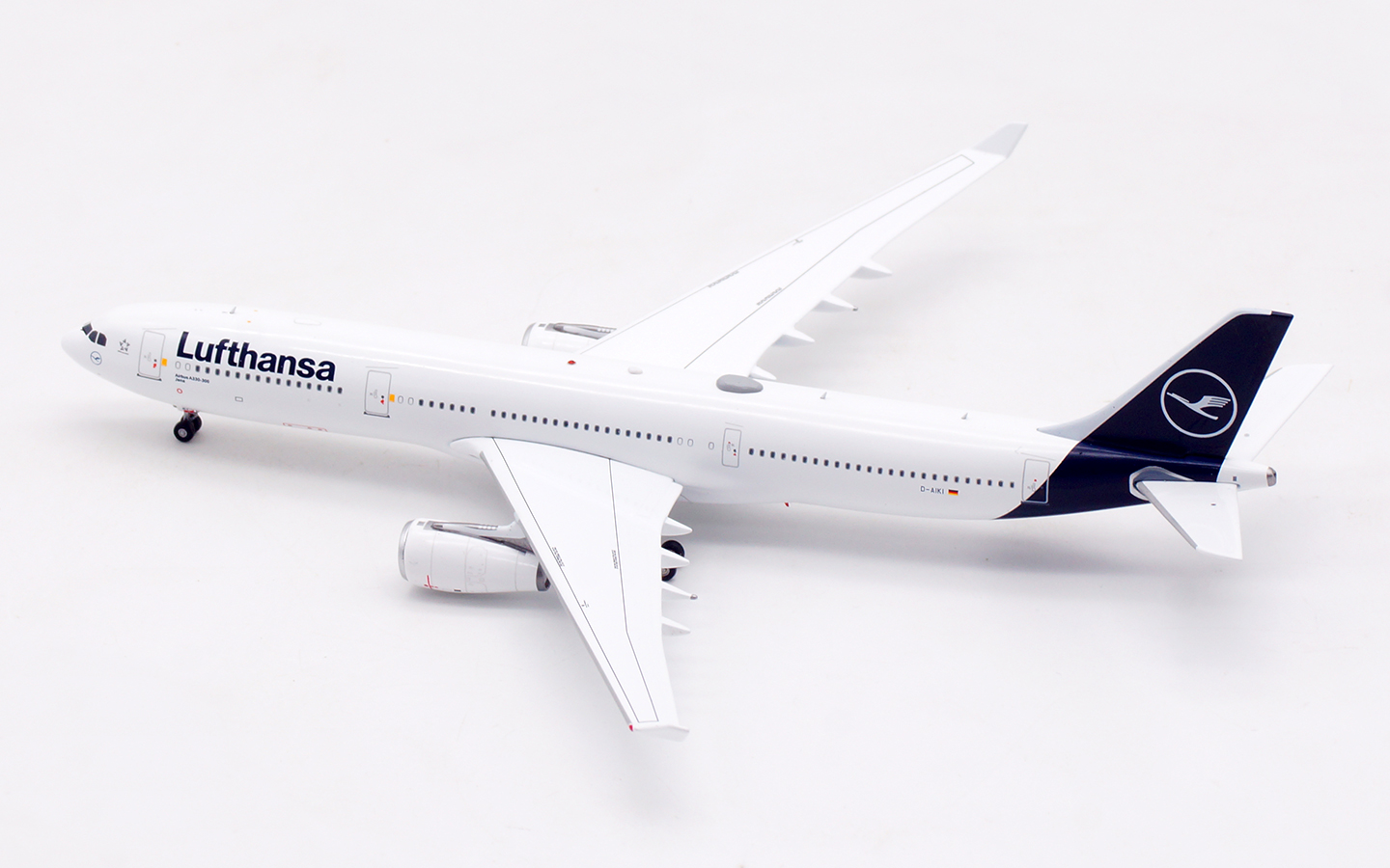 Aviation 400 1:400 Lufthansa D-AIKI Airbus A330-300 - Image 2