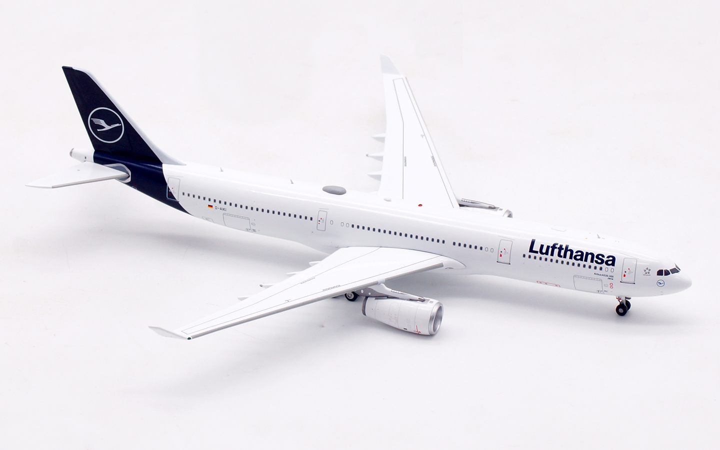 Aviation 400 1:400 Lufthansa D-AIKI Airbus A330-300 - Image 3
