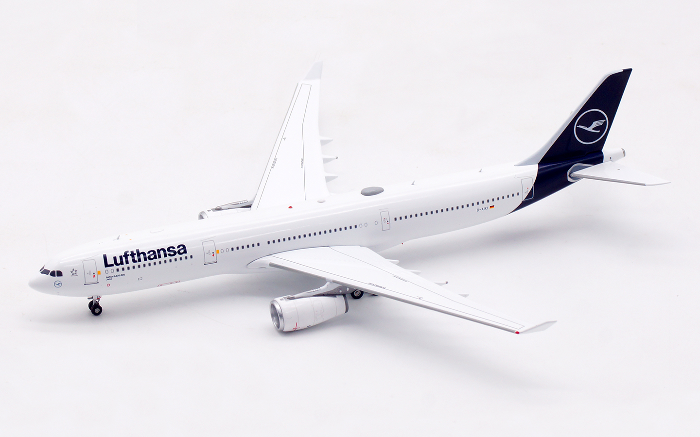 Aviation 400 1:400 Lufthansa D-AIKI Airbus A330-300 - Image 4