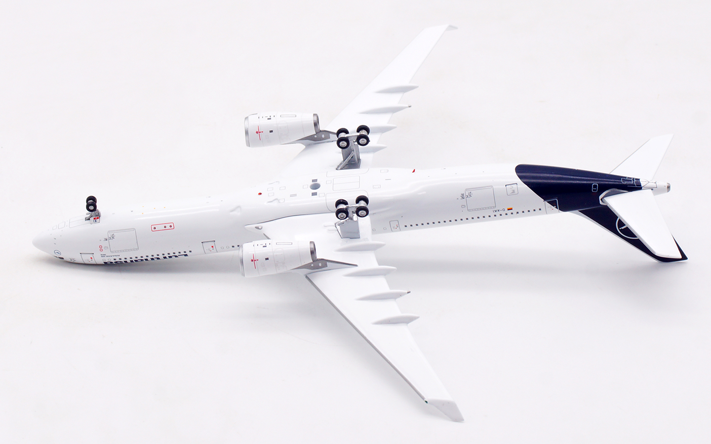 Aviation 400 1:400 Lufthansa D-AIKI Airbus A330-300 - Image 6