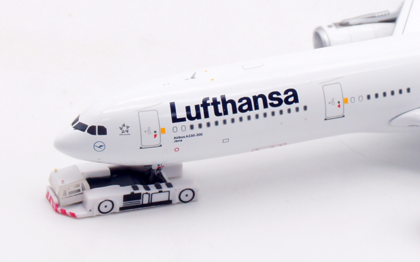 Aviation 400 1:400 Lufthansa D-AIKI Airbus A330-300 - Image 7