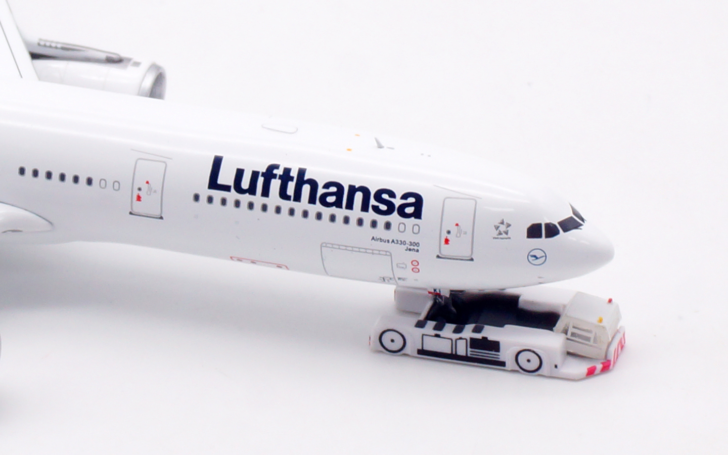 Aviation 400 1:400 Lufthansa D-AIKI Airbus A330-300 - Image 8