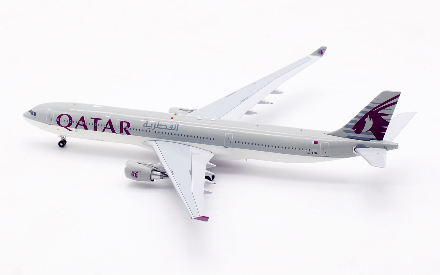 Aviation 400 1:400 Qatar Airways A7-AEN Airbus A330-300 - Image 2