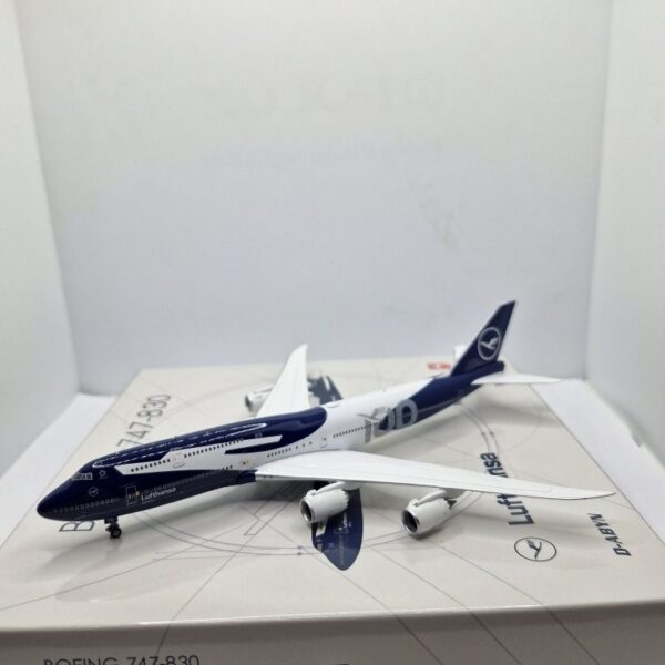Phoenix 1:400 Lufthansa D-ABYN Boeing 747-8