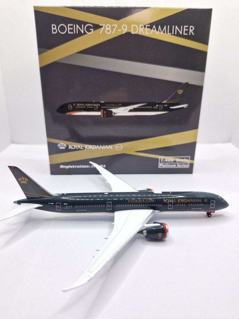 Phoenix 1:400 Royal Jordanian Airlines JY-RBA Boeing 787-9 - Image 2