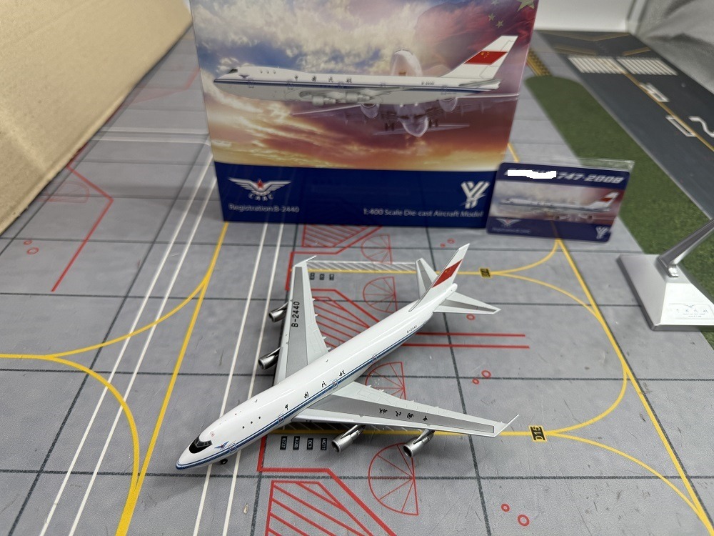 YY Wings 1:400 CAAC Cargo B-2440 Boeing 747-200F - Image 2