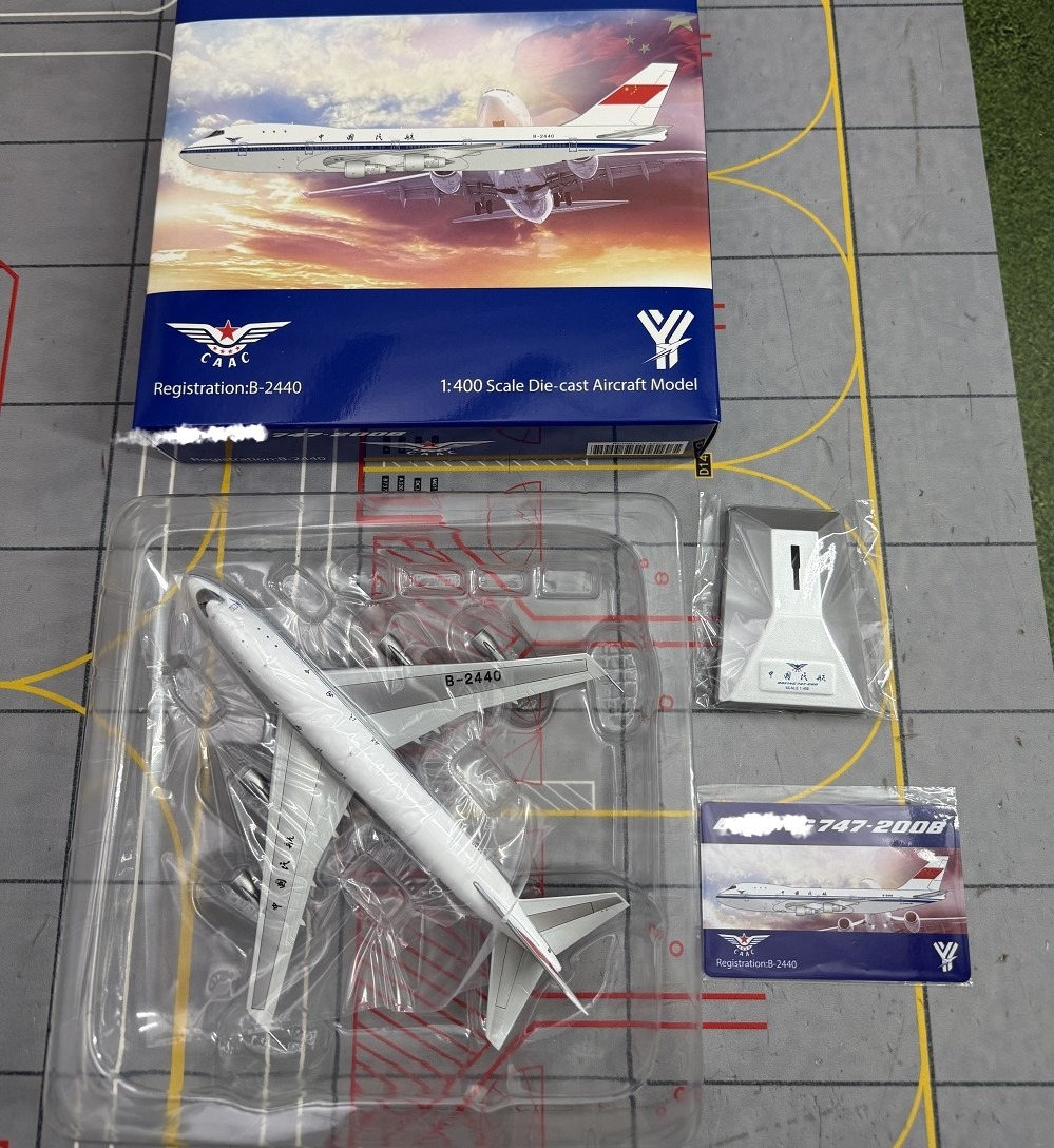 YY Wings 1:400 CAAC Cargo B-2440 Boeing 747-200F - Image 3
