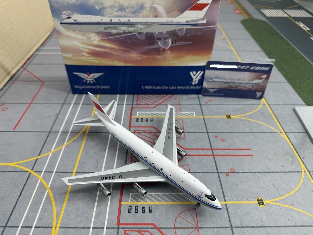 YY Wings 1:400 CAAC Cargo B-2440 Boeing 747-200F - Image 4