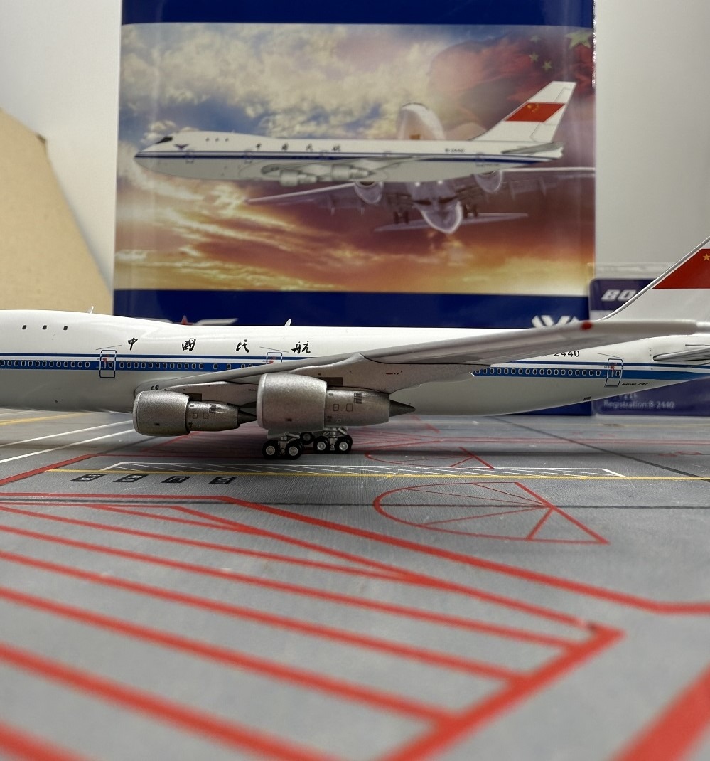 YY Wings 1:400 CAAC Cargo B-2440 Boeing 747-200F - Image 6