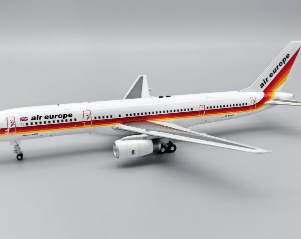 Inflight 200 1:200 Air Europe G-BNSD Boeing 757-200