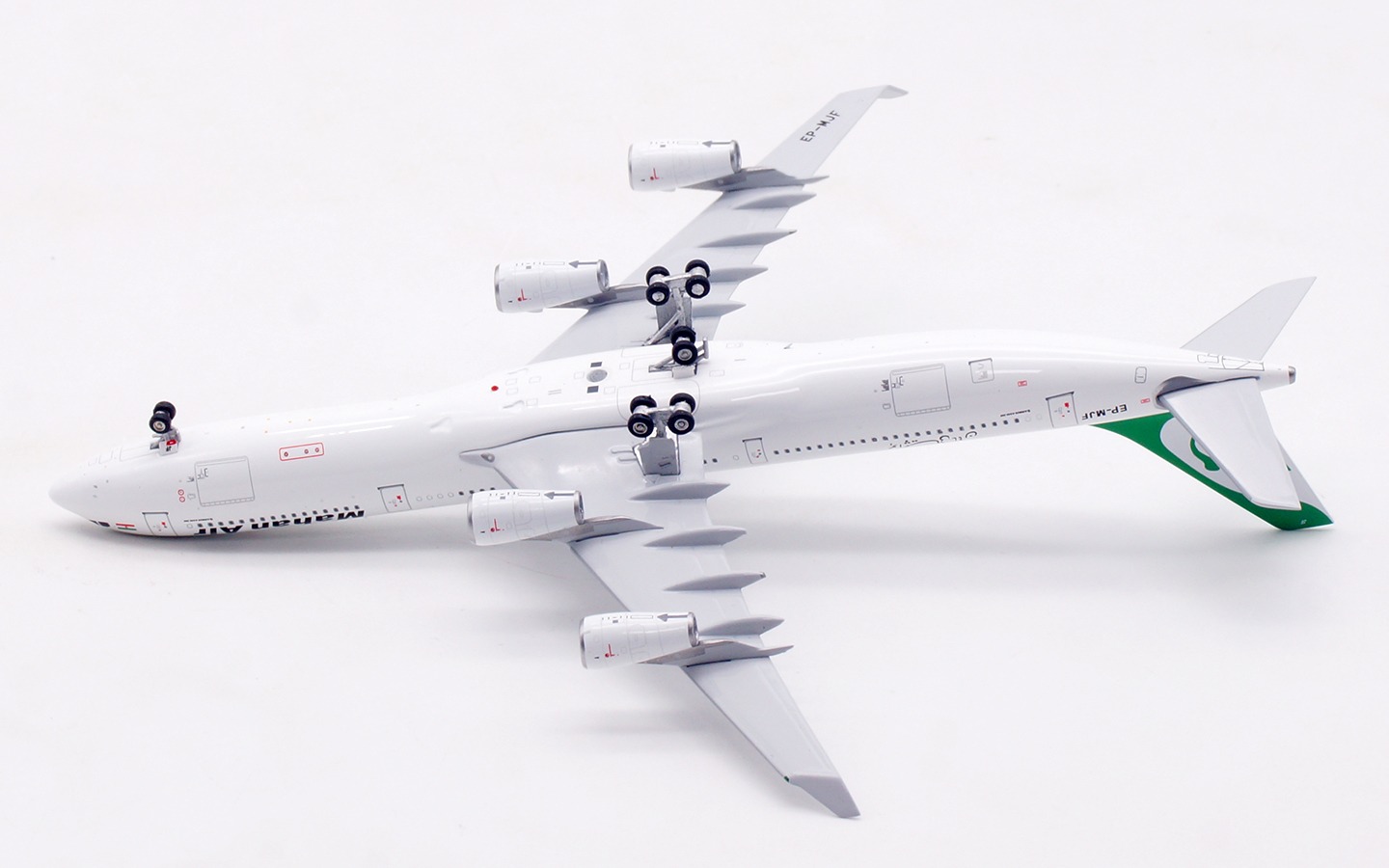 Aviation 400 1:400 Mahan Air EP-MJF Airbus A340-300 - Image 6