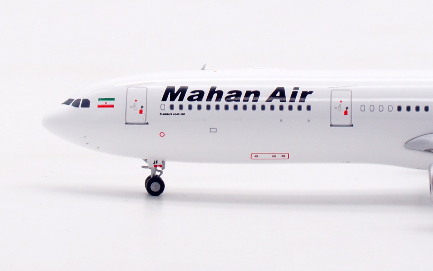 Aviation 400 1:400 Mahan Air EP-MJF Airbus A340-300 - Image 11