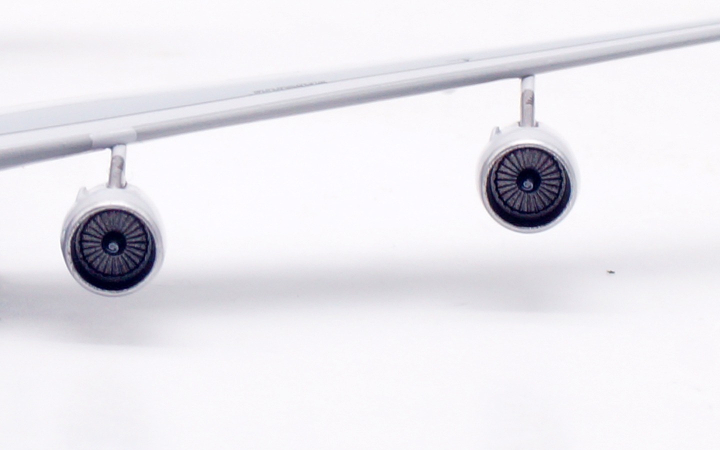 Aviation 400 1:400 China Airlines B-18806 Airbus A340-300 - Image 14