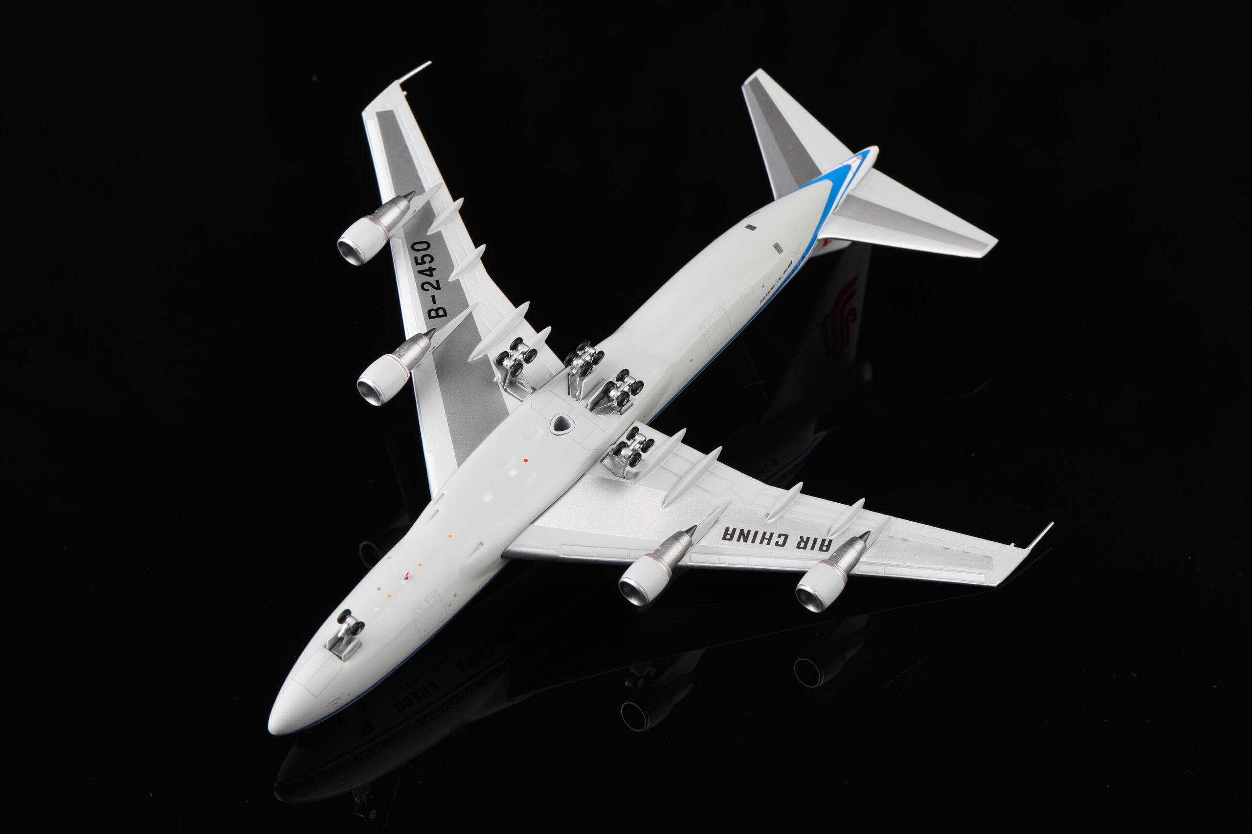 YY Wings 1:400 Air China Cargo B-2450 Boeing 747-200F - Image 10