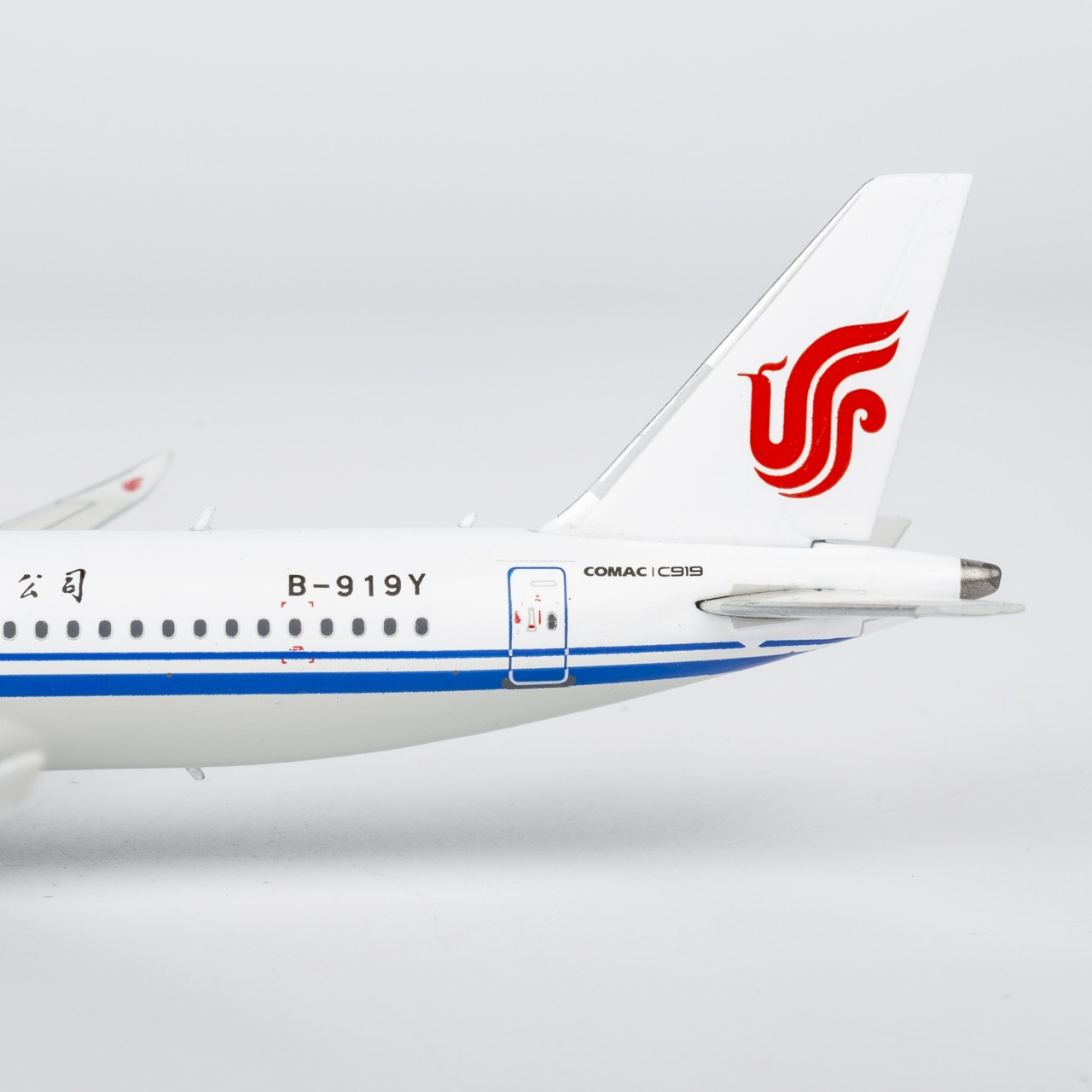 NG Models 1:400 Air China B-919Y Comac C919 - Image 4
