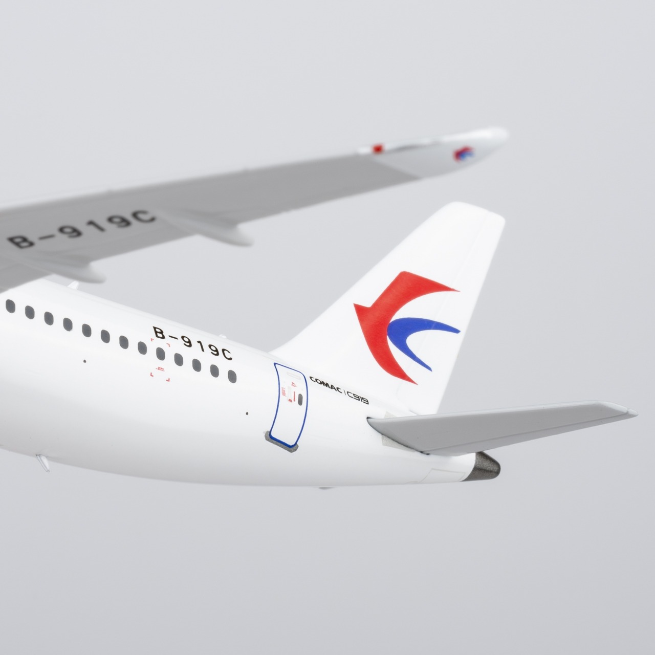 NG Models 1:400 China Eastern Airlines B-919C Comac C919 - Image 7