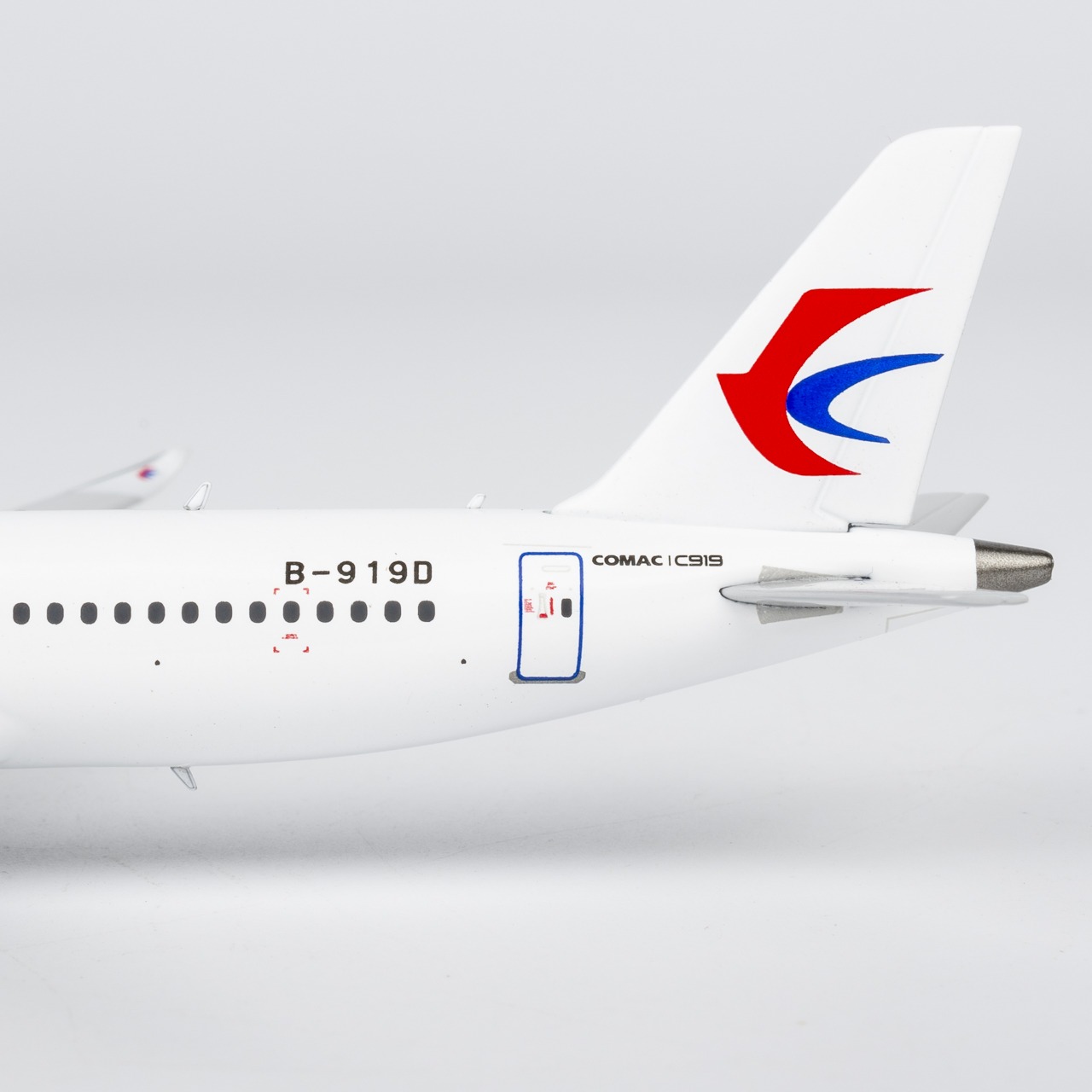 NG Models 1:400 China Eastern Airlines B-919D Comac C919 - Image 4