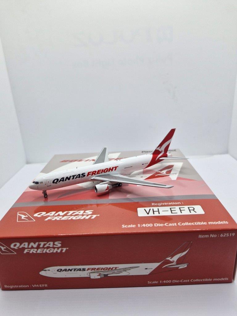 Panda Models 1:400 Qantas Freight VH-EFR Boeing 767-300F