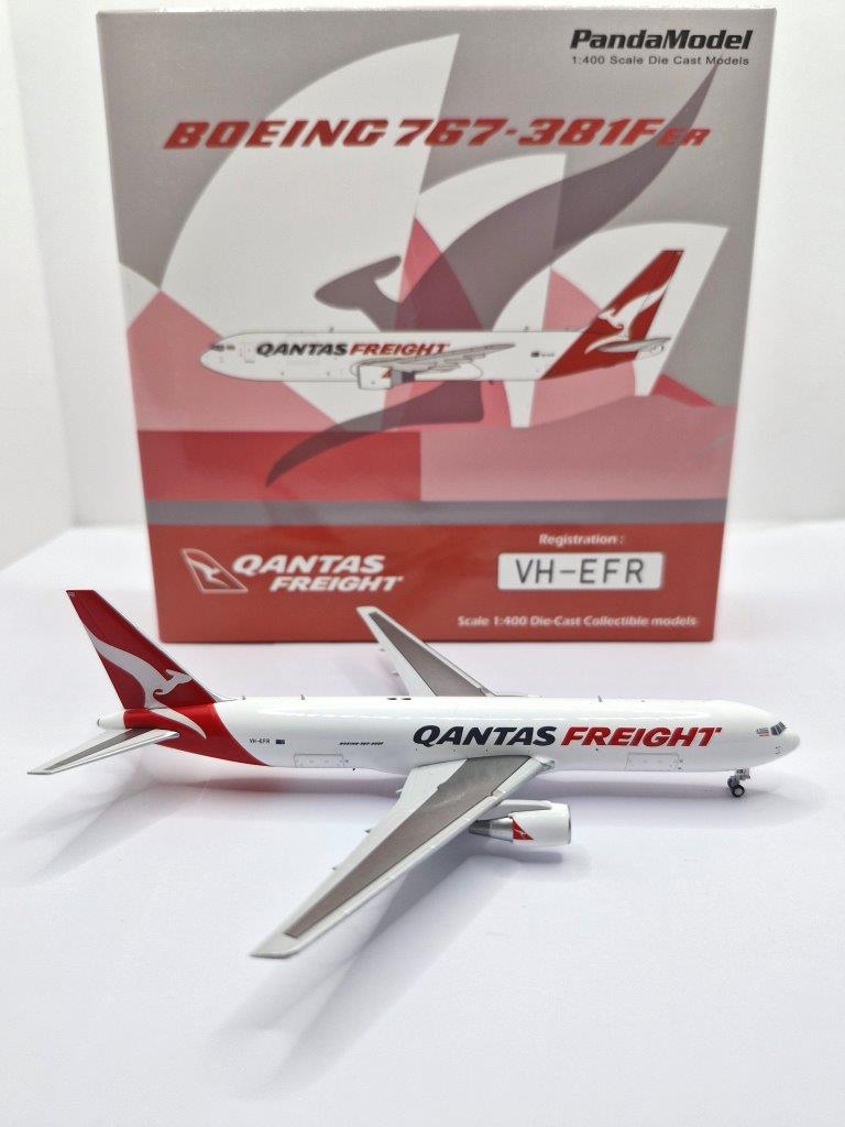 Panda Models 1:400 Qantas Freight VH-EFR Boeing 767-300F - Image 2