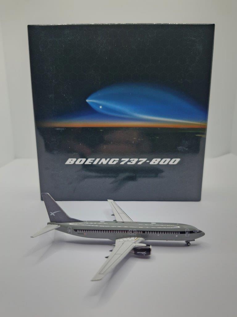 Panda Models 1:400 Space X N154TS Boeing 737-800 - Image 2