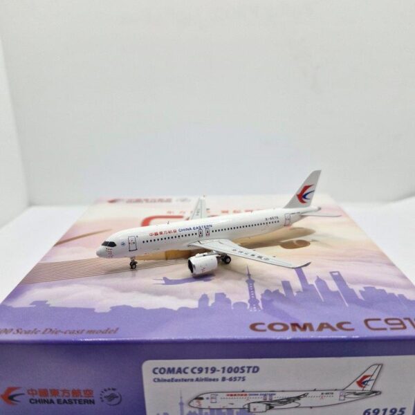 Panda Models 1:400 China Eastern Airlines B-657S Comac C919-100