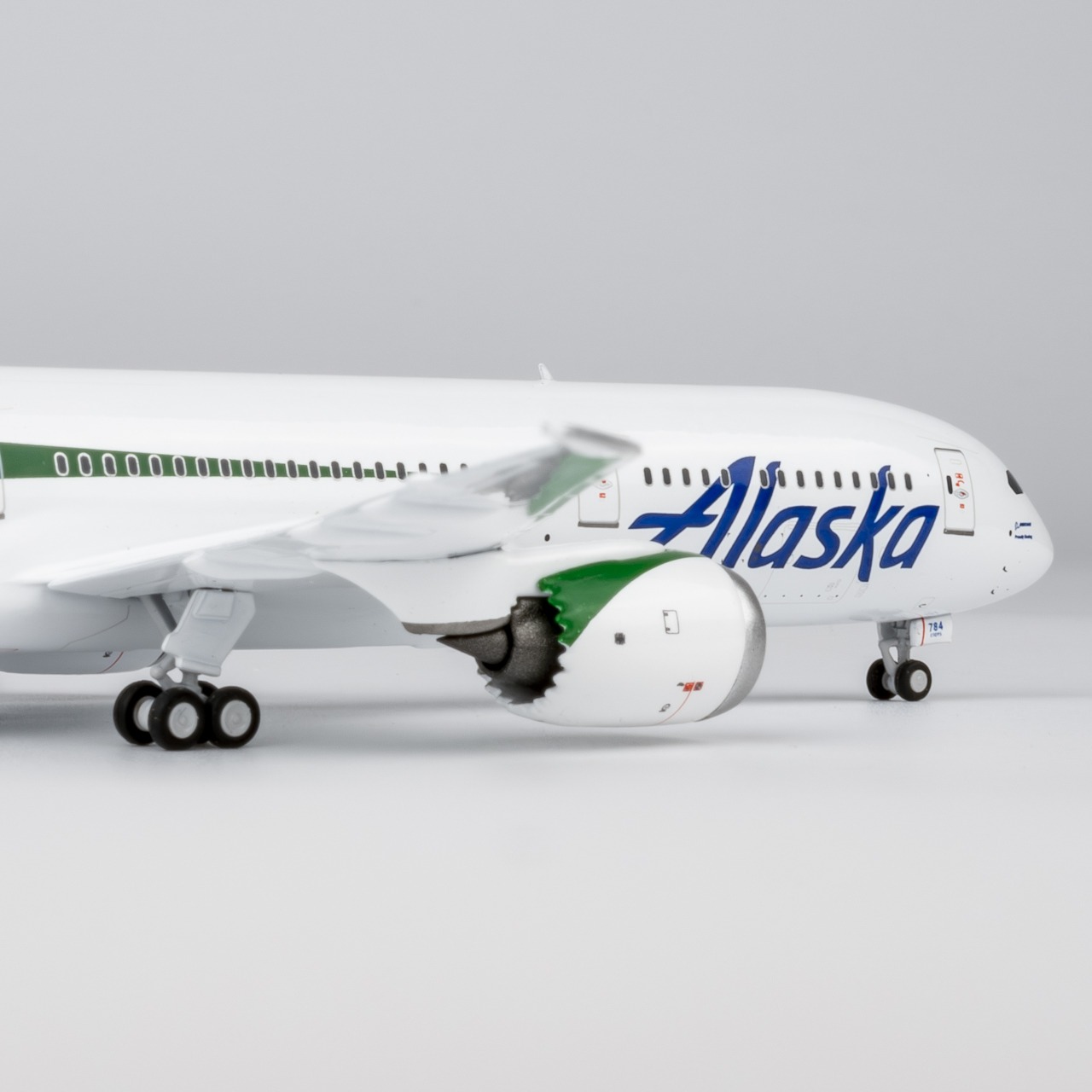 NG Models 1:400 Alaska Airlines N784HA Boeing 787-9 - Image 8