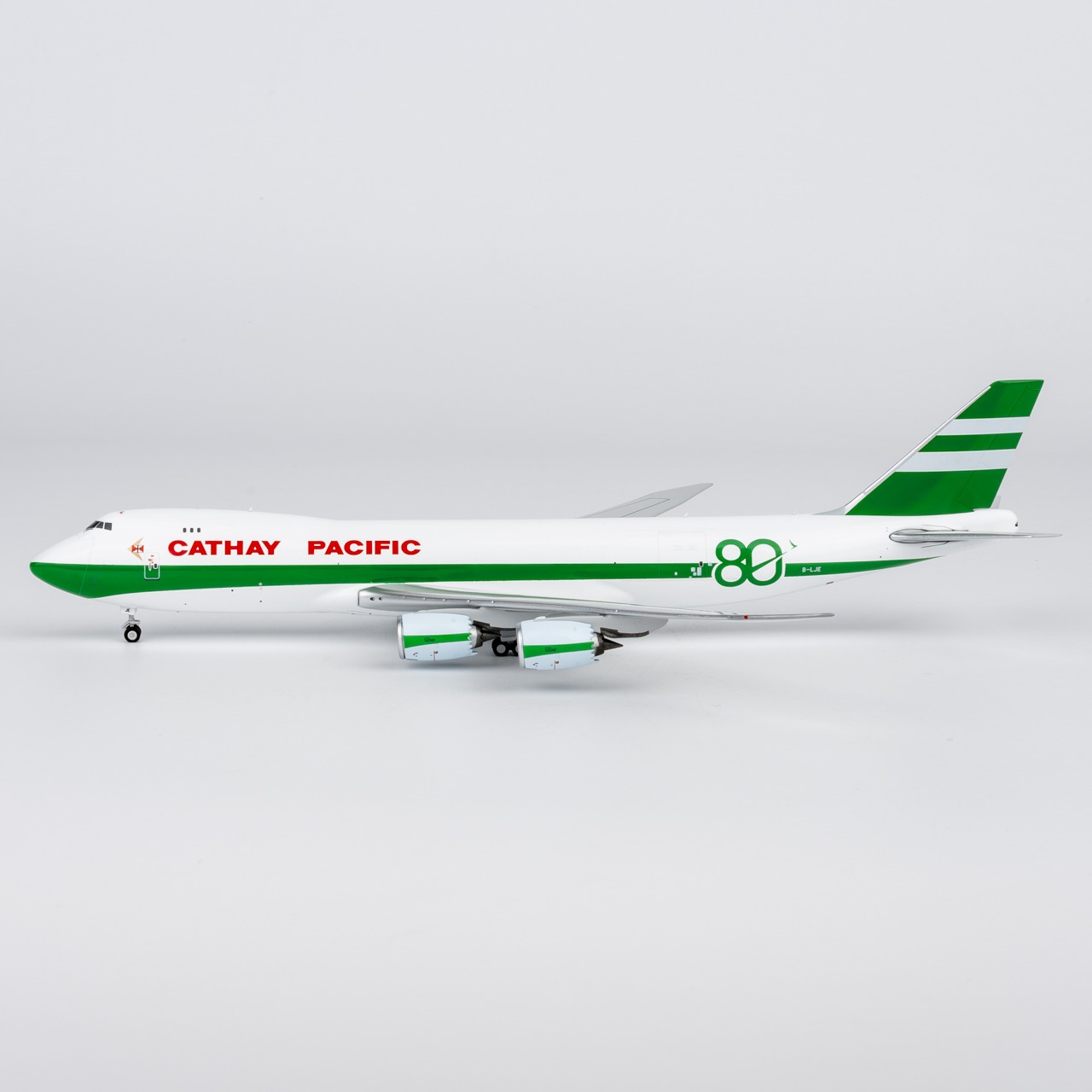 NG Models 1:400 Cathay Pacific Cargo B-LJE Boeing 747-8F - Image 2