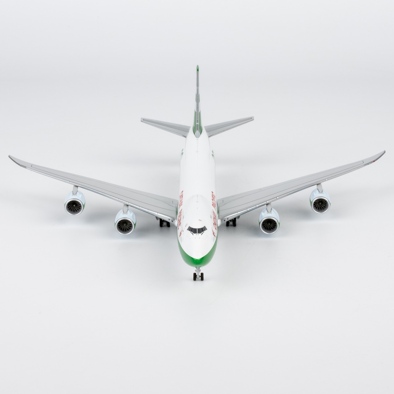 NG Models 1:400 Cathay Pacific Cargo B-LJE Boeing 747-8F - Image 11