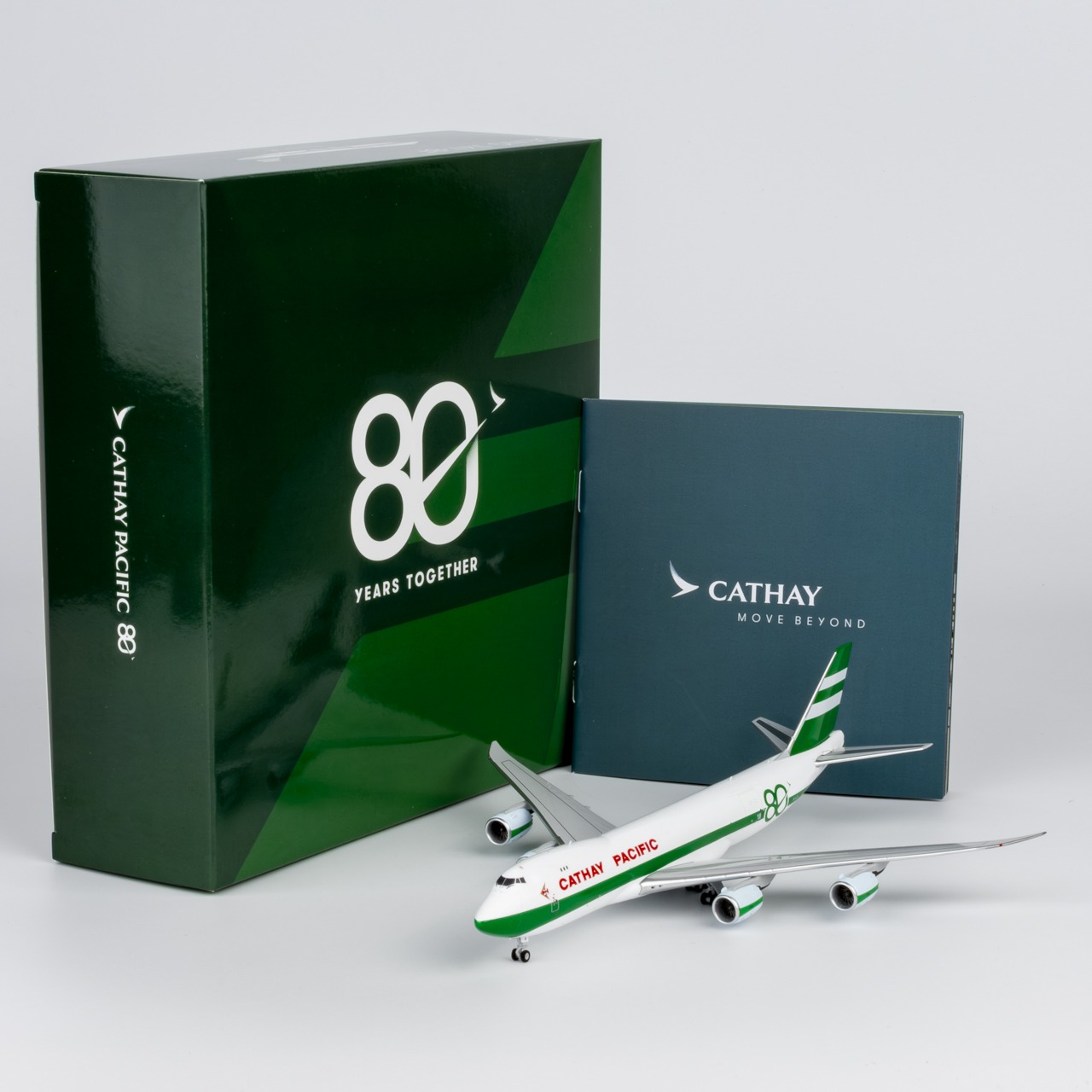NG Models 1:400 Cathay Pacific Cargo B-LJE Boeing 747-8F