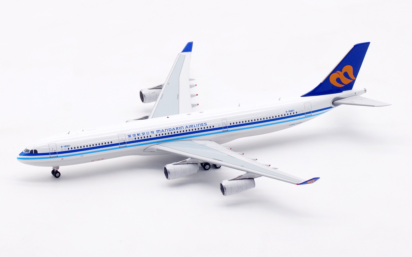 Aviation 400 1:400 Mandarin Airlines B-18851 Airbus A340-300 - Image 4
