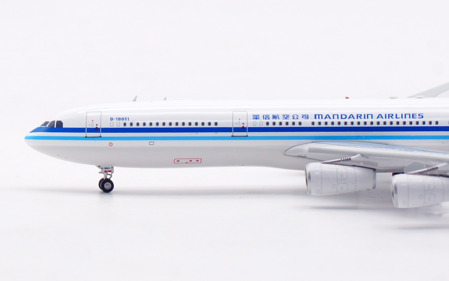 Aviation 400 1:400 Mandarin Airlines B-18851 Airbus A340-300 - Image 11