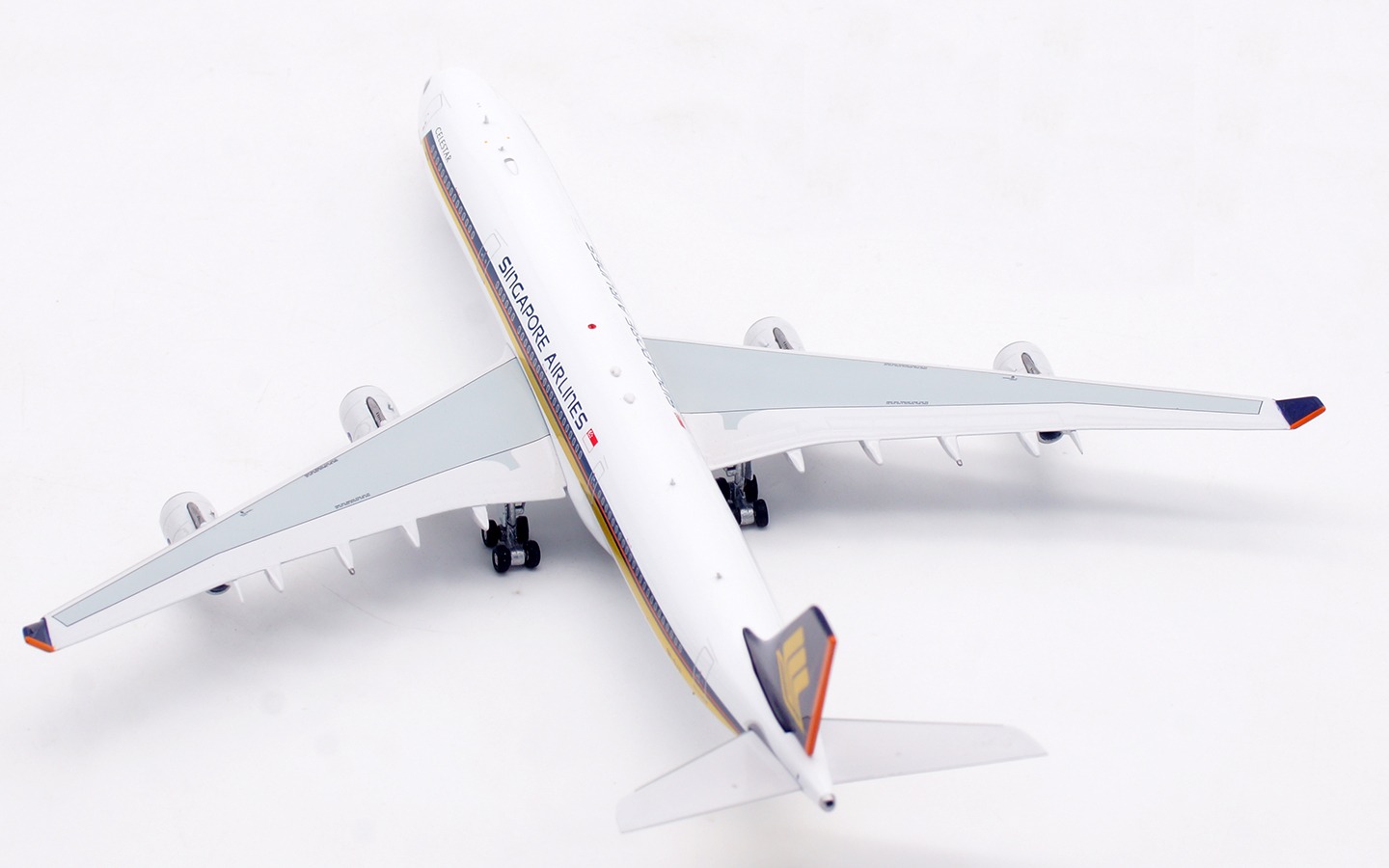 Aviation 400 1:400 Singapore Airlines 9V-SJJ Airbus A340-300 - Image 5