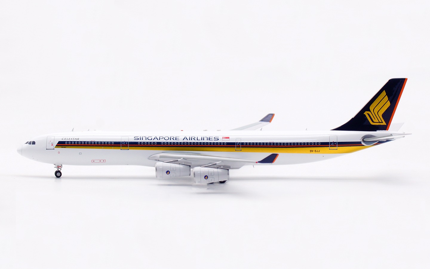 Aviation 400 1:400 Singapore Airlines 9V-SJJ Airbus A340-300 - Image 9