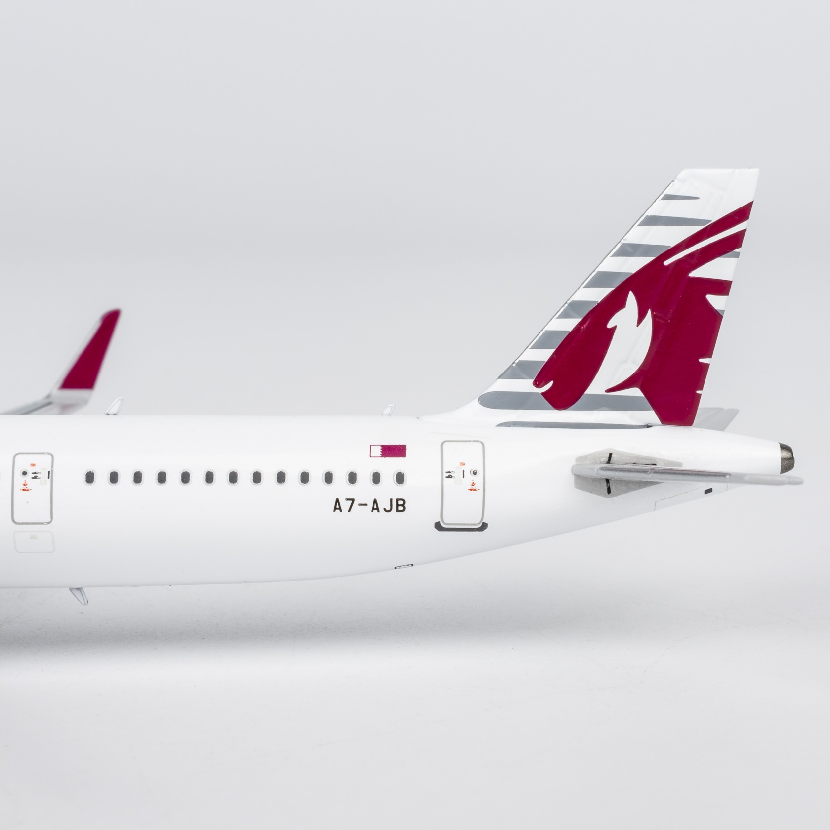 NG Models 1:400 Qatar Airways A7-AJB Airbus A321-Neo - Image 4