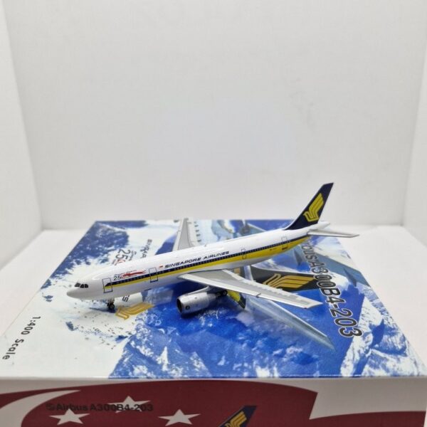 Phoenix 1:400 Singapore Airlines 9V-STF Airbus A300-200