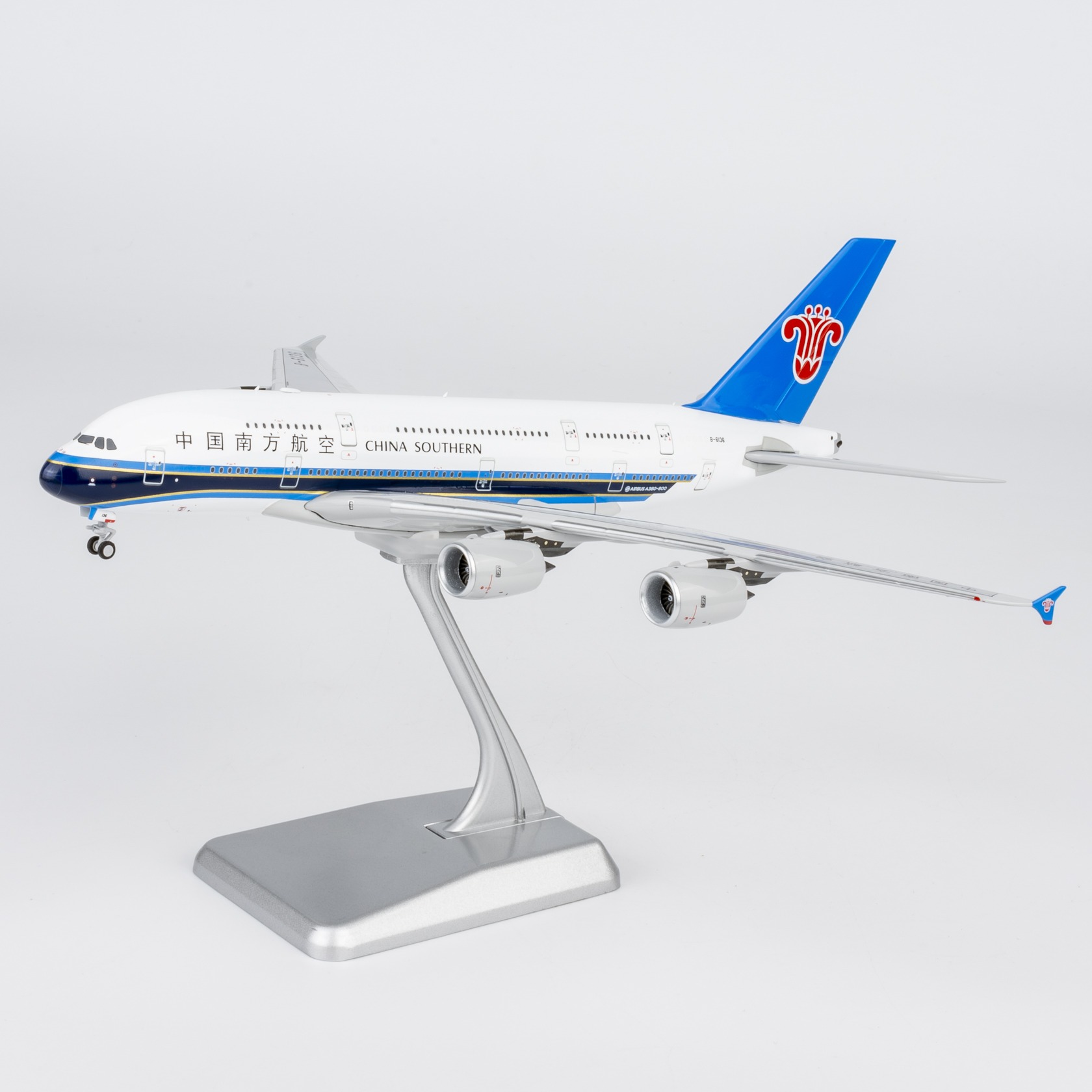 NG Models 1:400 China Southern Airlines B-6136 Airbus A380-800