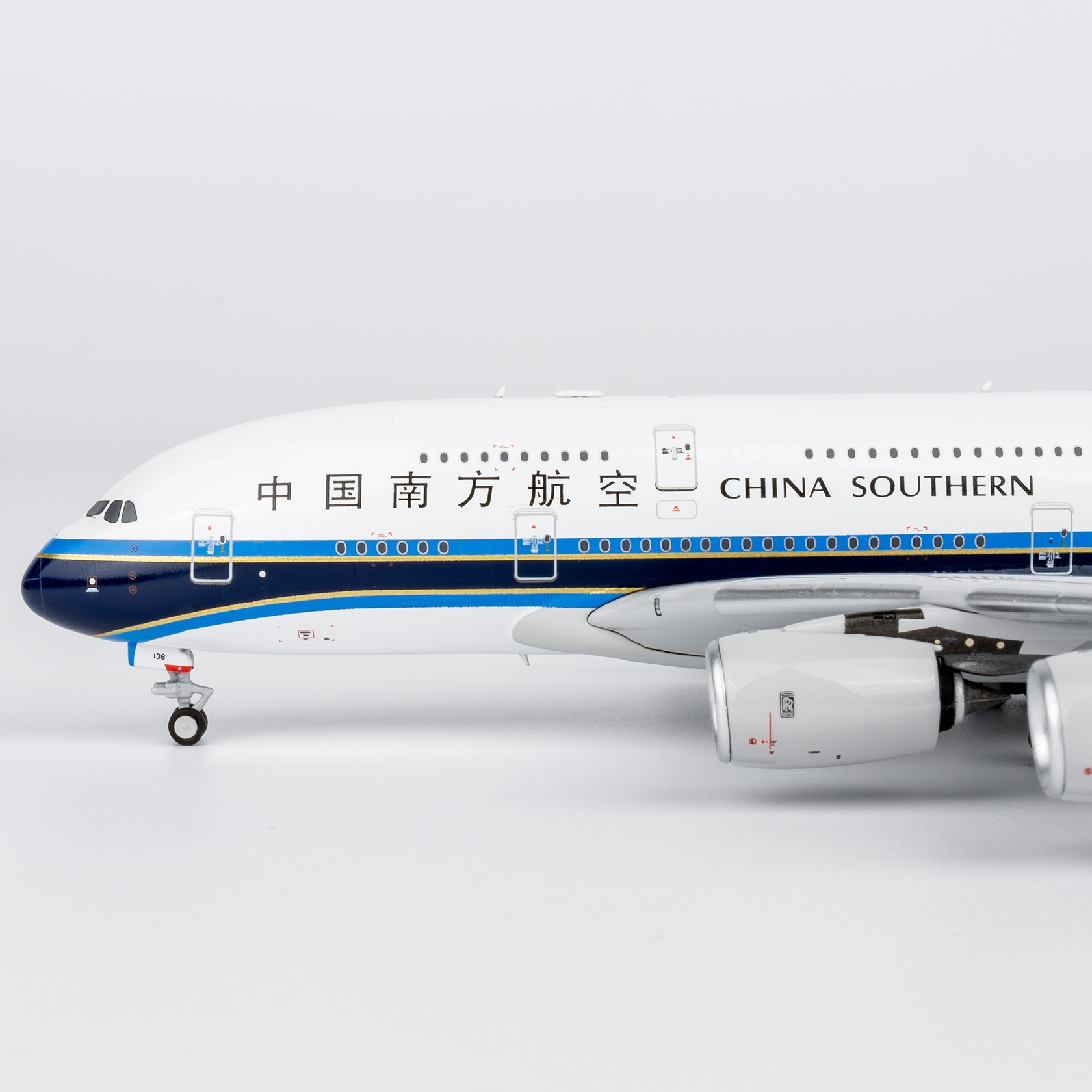 NG Models 1:400 China Southern Airlines B-6136 Airbus A380-800