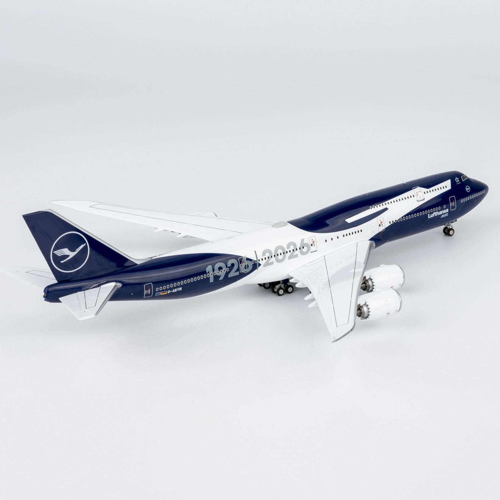 NG Models 1:400 Lufthansa D-ABYN Boeing 747-8 - Image 11