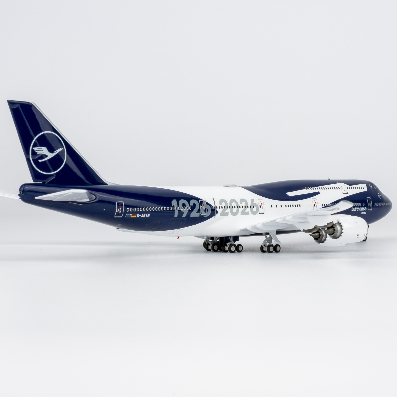 NG Models 1:400 Lufthansa D-ABYN Boeing 747-8 - Image 14