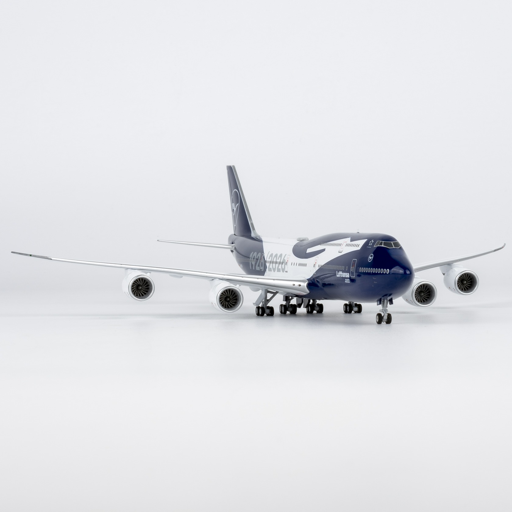 NG Models 1:400 Lufthansa D-ABYN Boeing 747-8 - Image 7