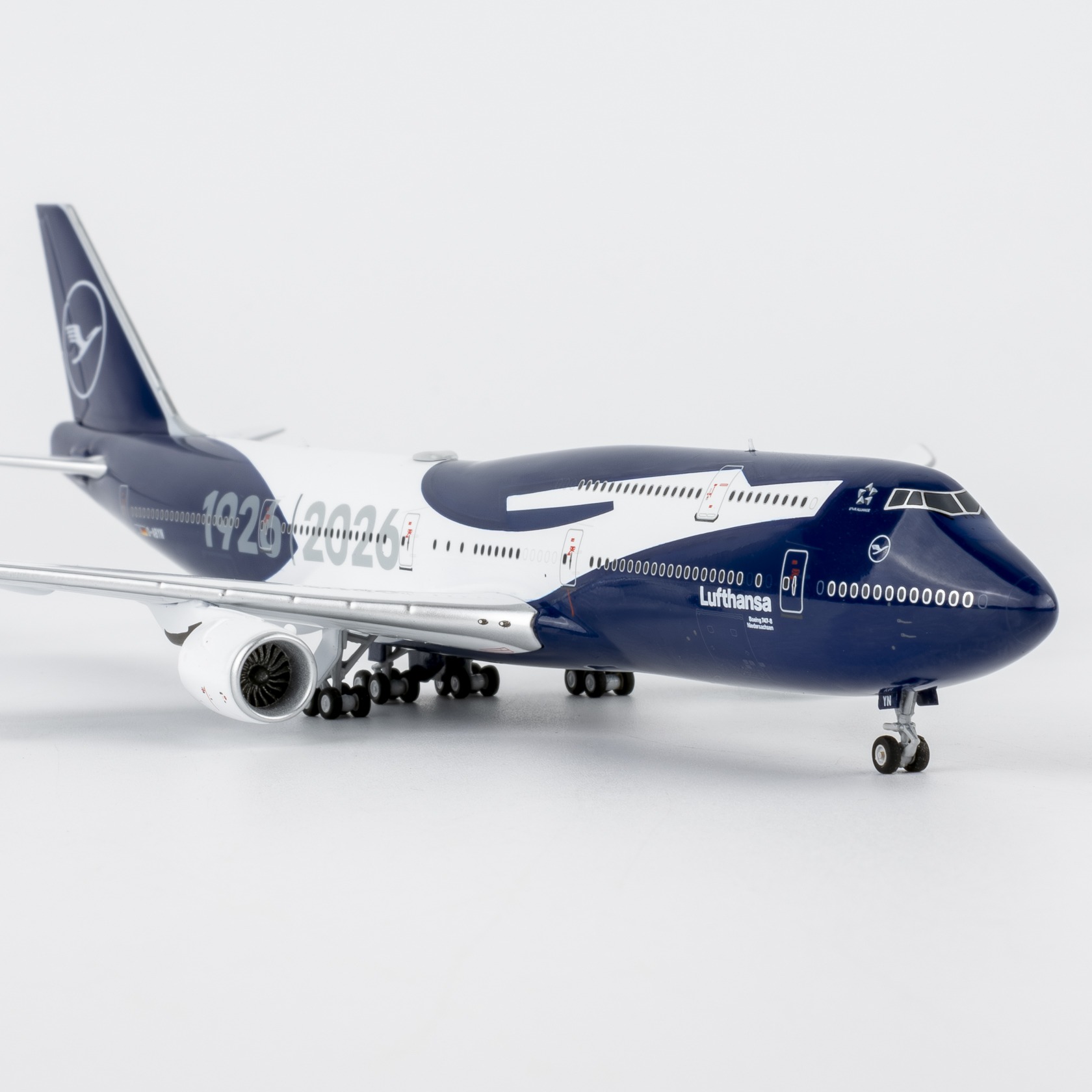 NG Models 1:400 Lufthansa D-ABYN Boeing 747-8 - Image 8