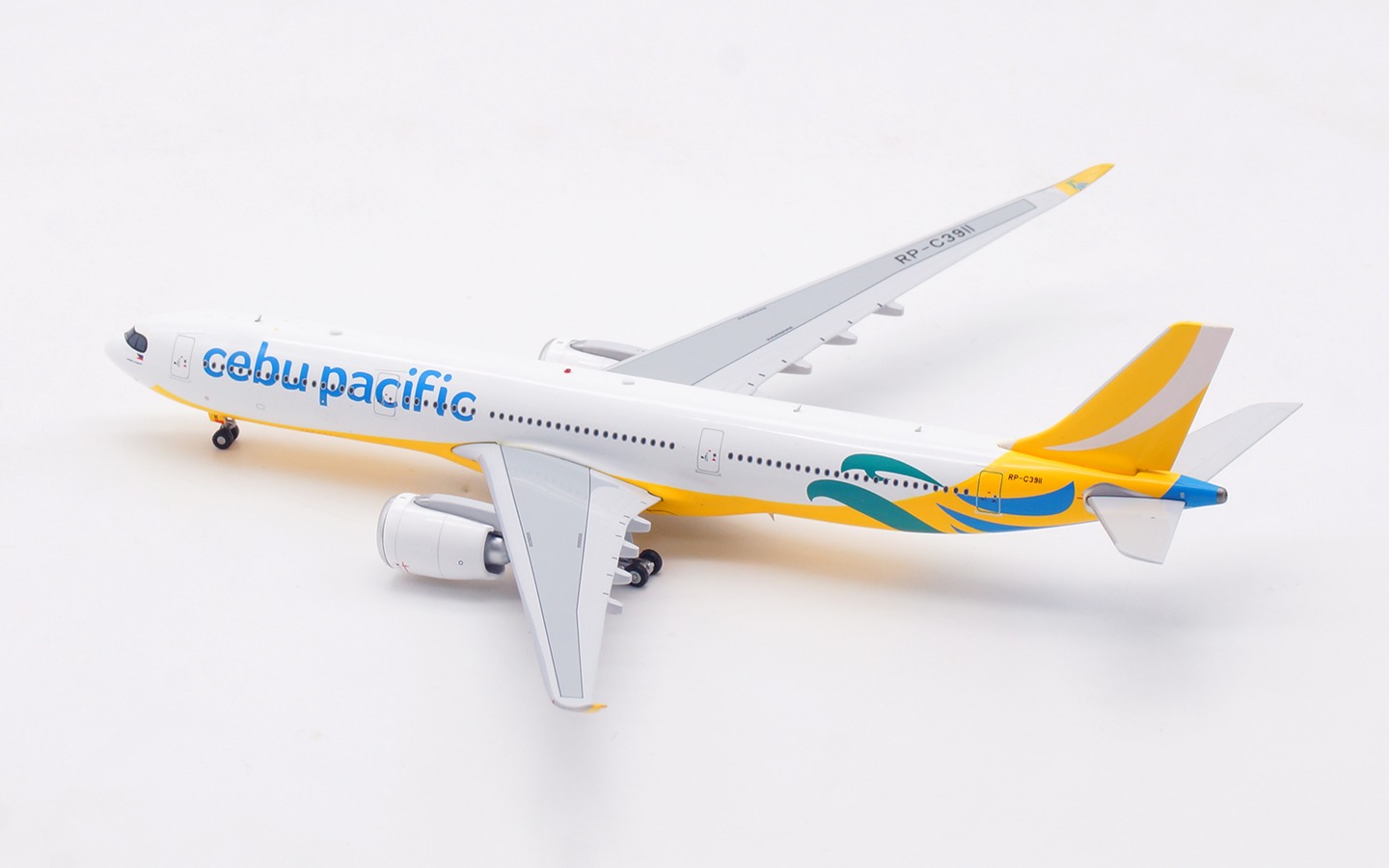 Aviation 400 1:400 Cebu Pacific RP-C3911 Airbus A330-900 - Image 2