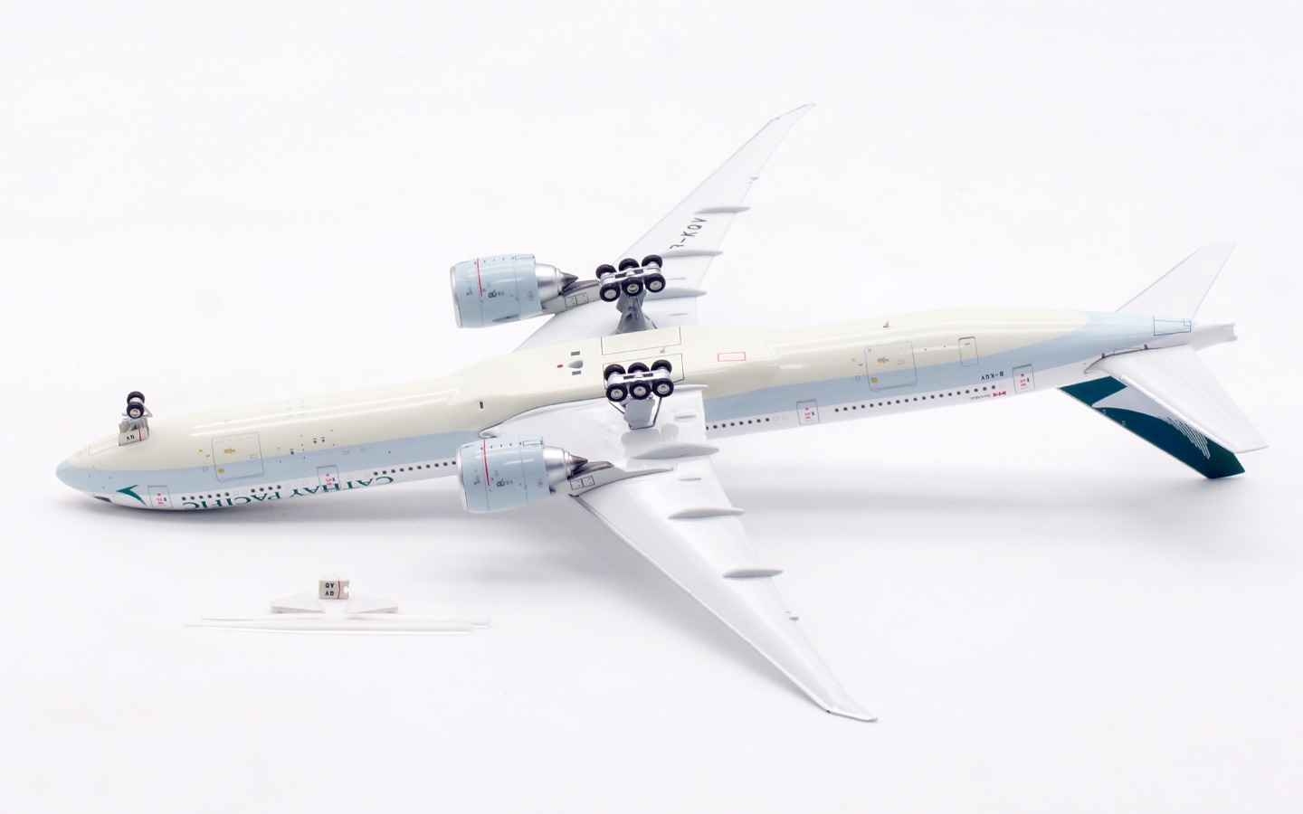 Aviation 400 1:400 Cathay Pacific Airways B-KQV Boeing 777-300 - Image 6