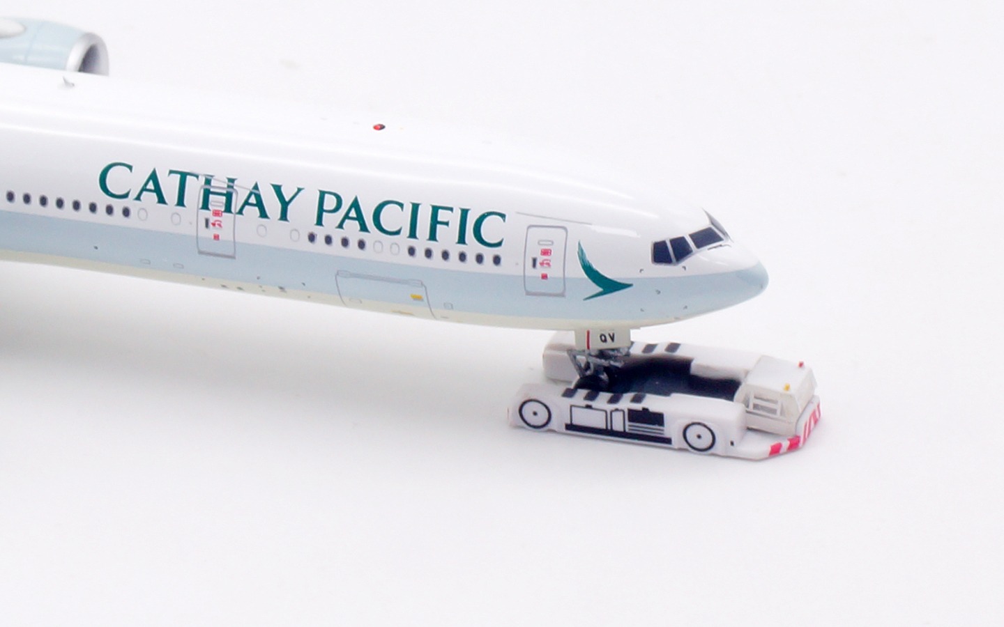 Aviation 400 1:400 Cathay Pacific Airways B-KQV Boeing 777-300 - Image 9