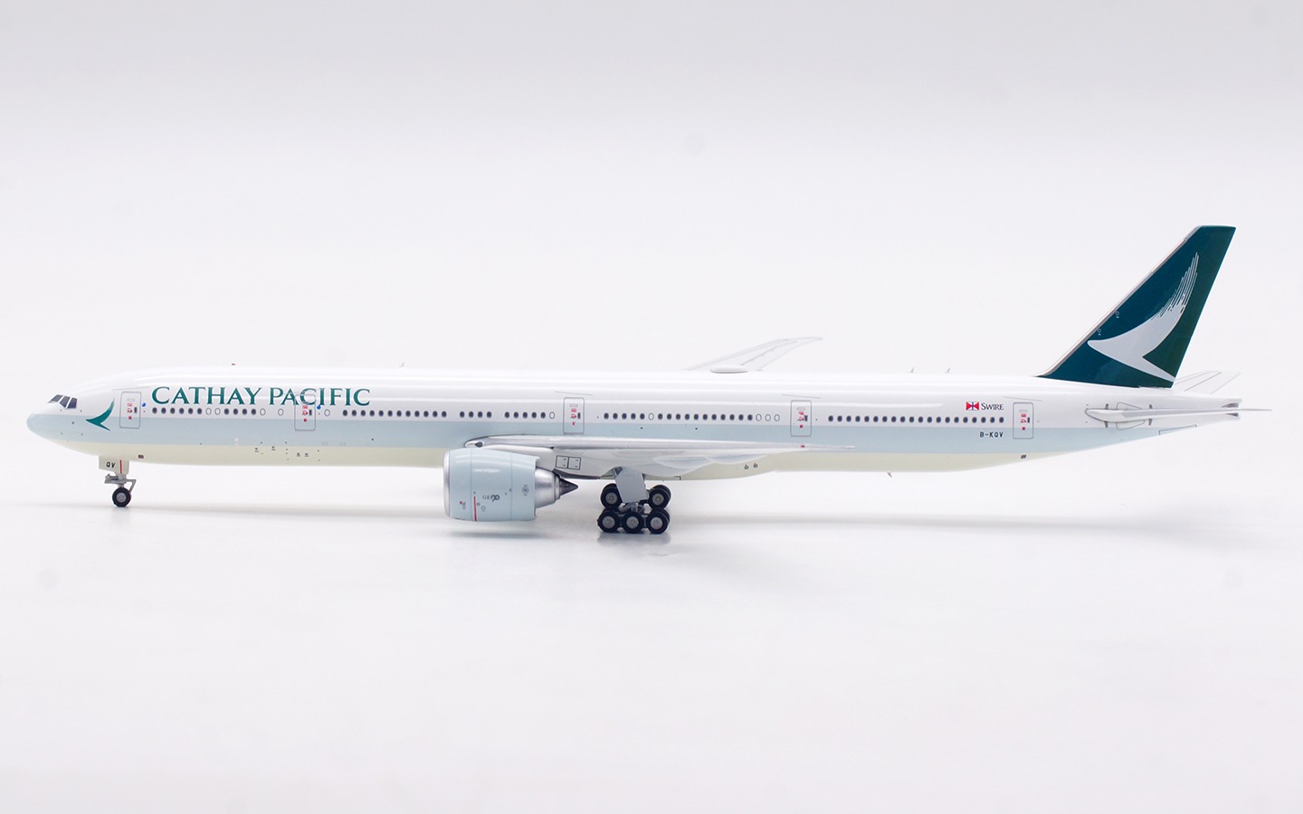 Aviation 400 1:400 Cathay Pacific Airways B-KQV Boeing 777-300 - Image 10